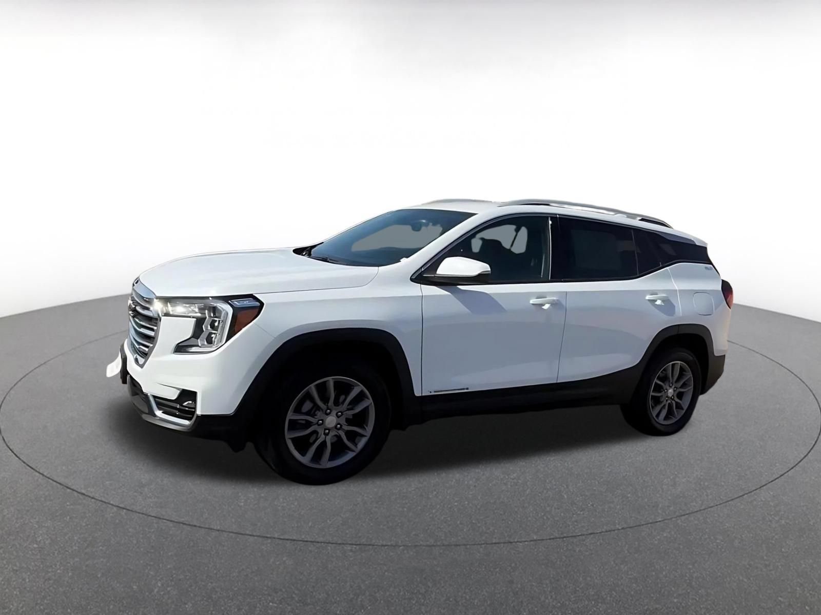 Used 2024 GMC Terrain SLT AWD/4WD image 8