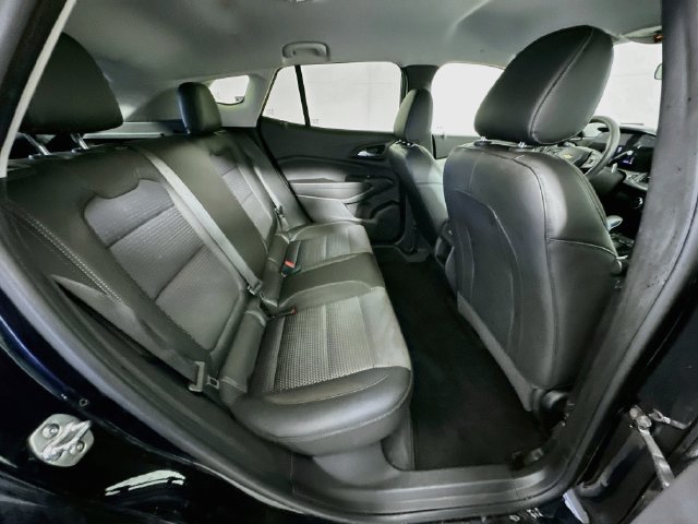 Used 2025 Chevrolet Trax LT FWD image 24