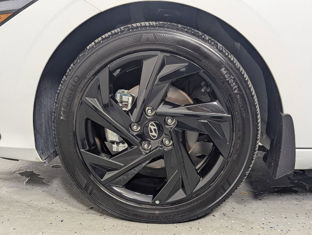 Used 2026 Hyundai Elantra Sport image 11