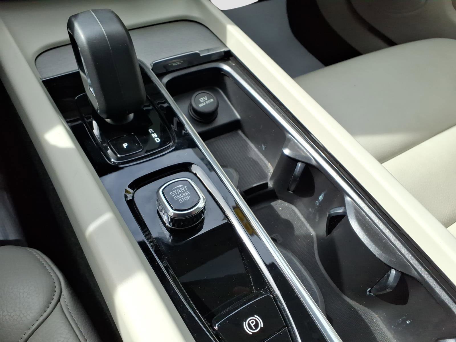 Used 2024 Volvo S60 B5 Plus image 19