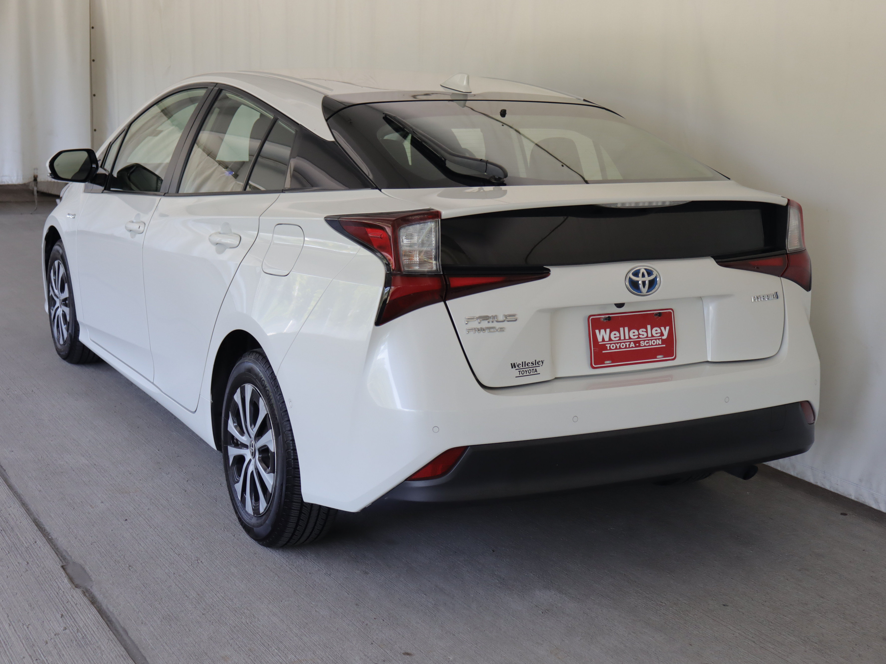 Used 2019 Toyota Prius AWD image 23