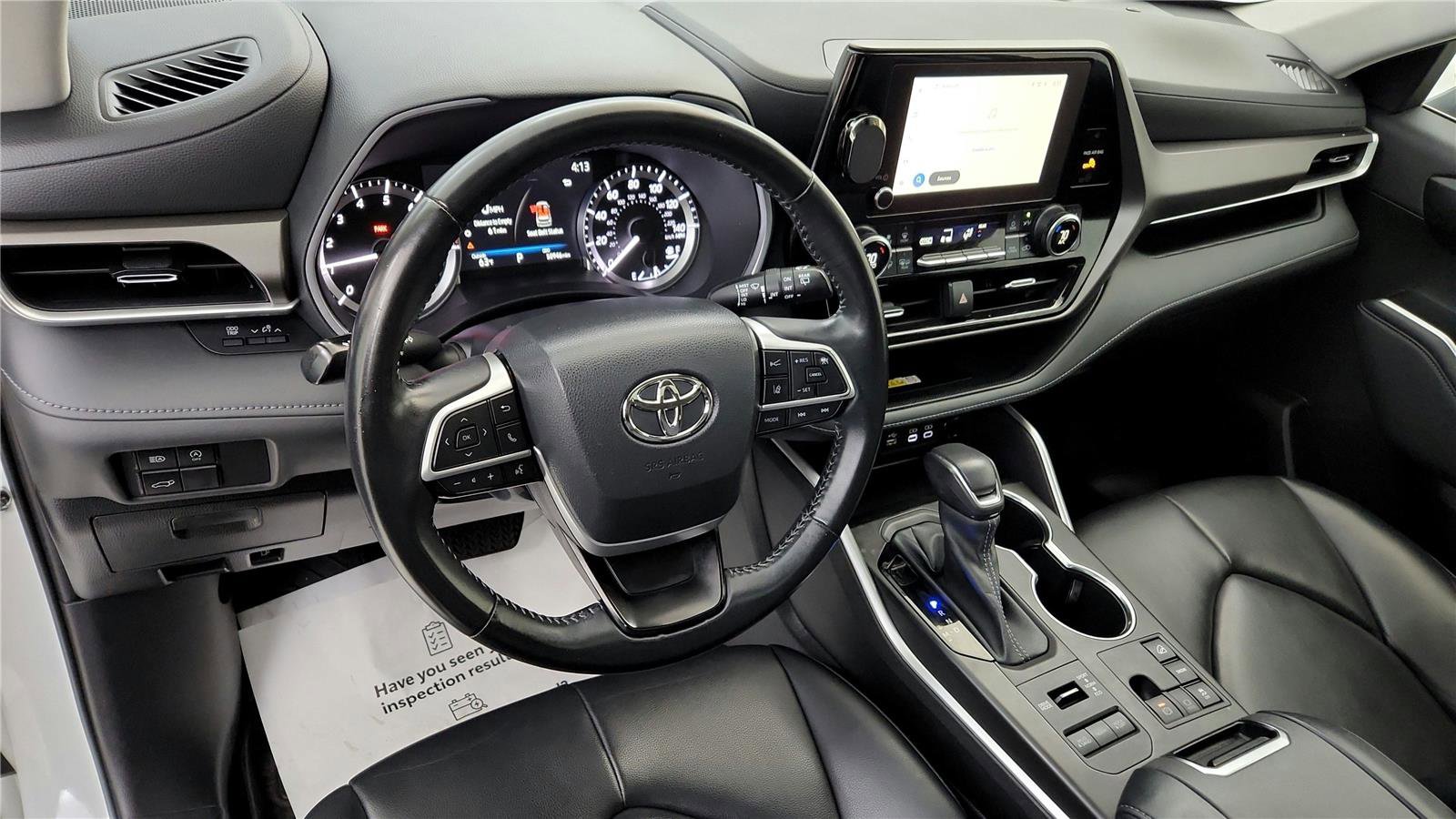 Certified 2023 Toyota Highlander XLE image 25