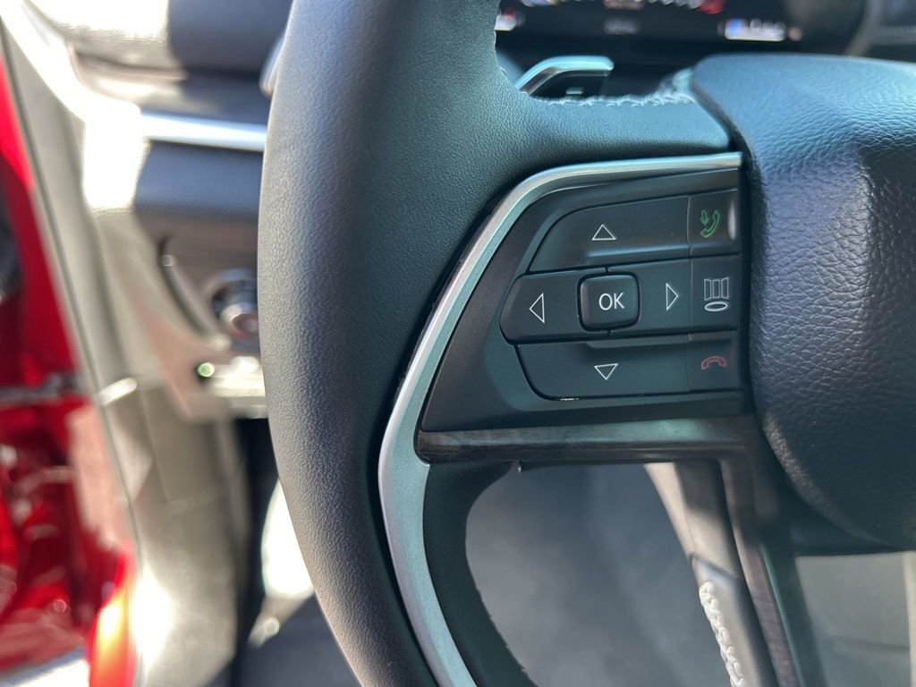 Used 2025 Jeep Grand Cherokee L Limited w/ Black Appearance Package image 15