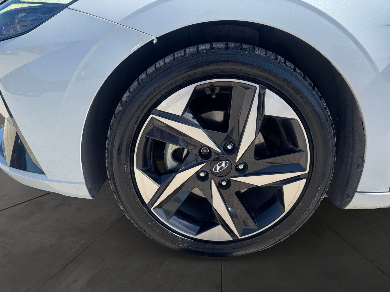 Used 2021 Hyundai Elantra Limited w/ Cargo Package image 14