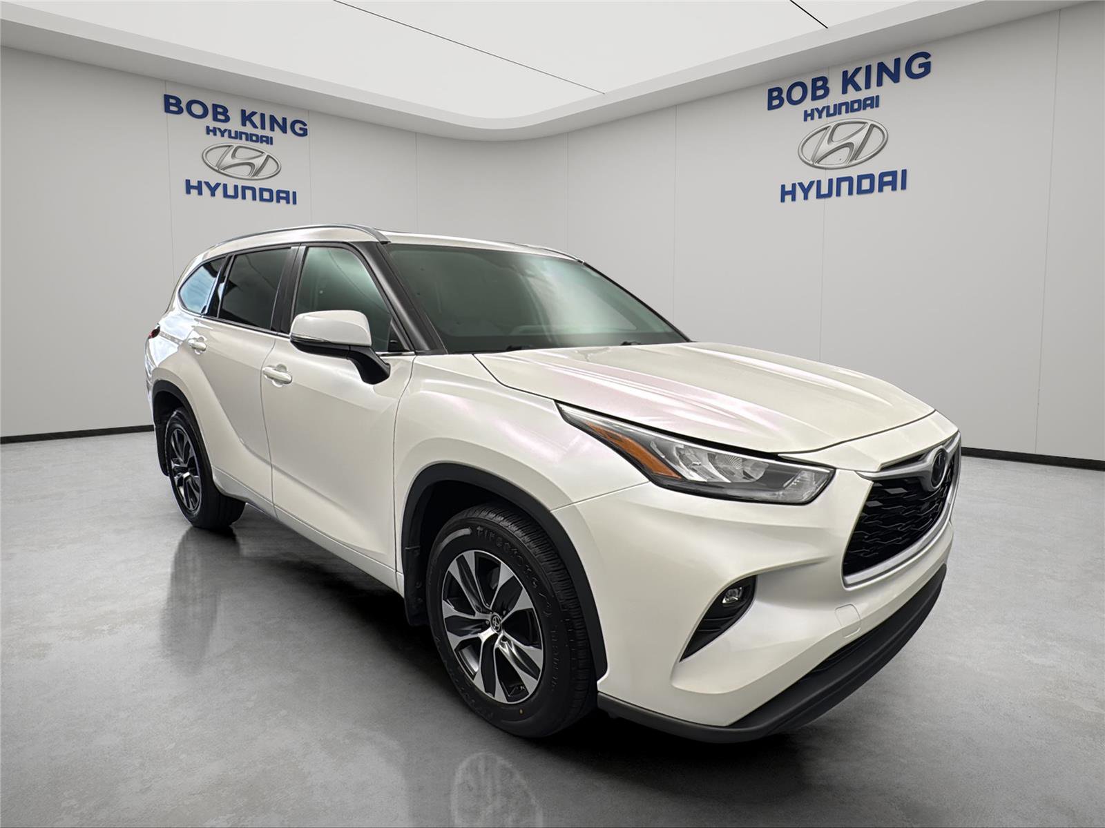 Used 2020 Toyota Highlander XLE FWD image 7