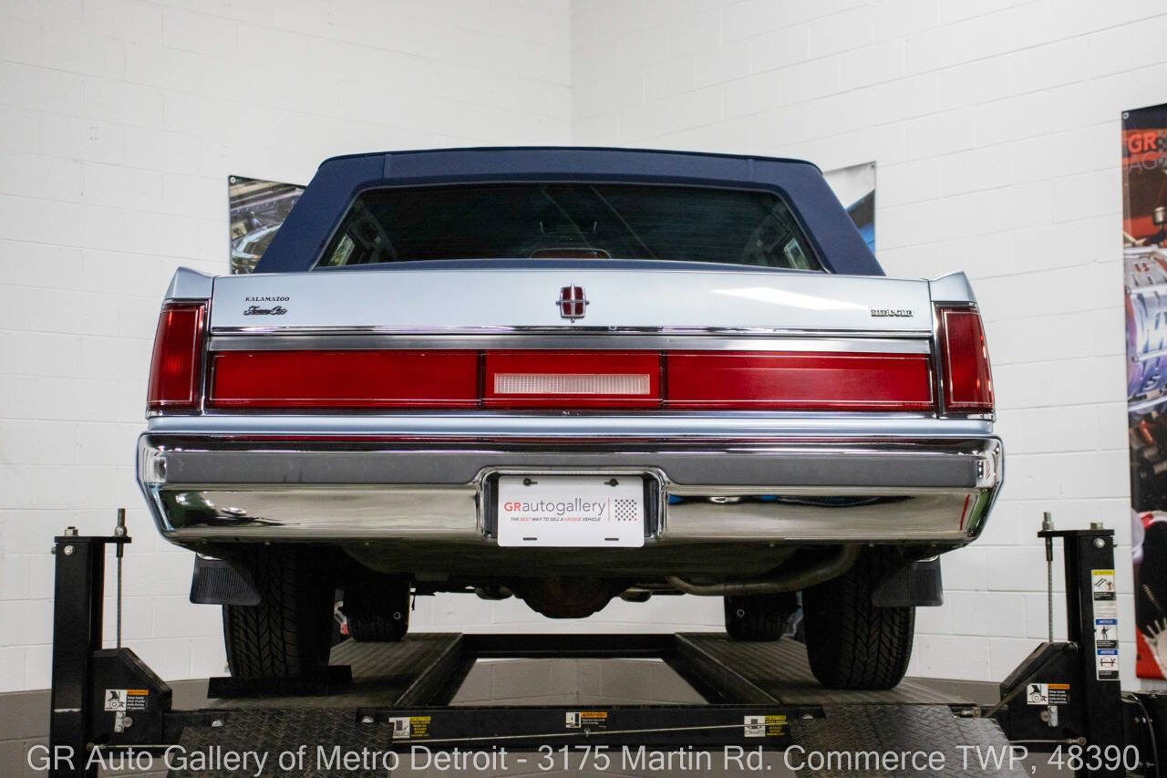 Used 1986 Lincoln Town Car image 20