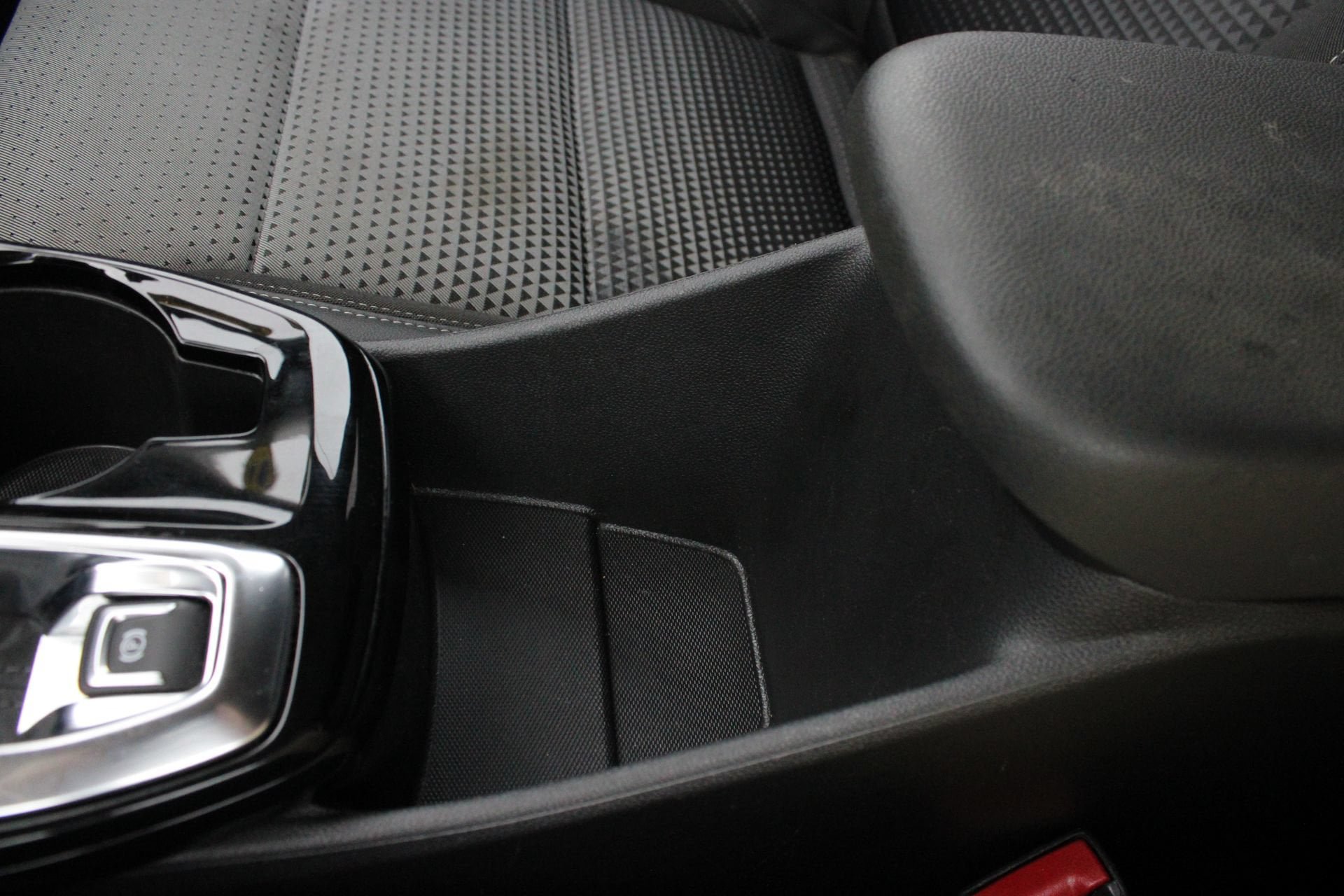 Used 2025 Chevrolet Trax LT FWD image 45