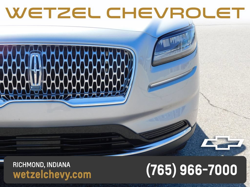 Used 2023 Lincoln Nautilus Reserve AWD/4WD image 9