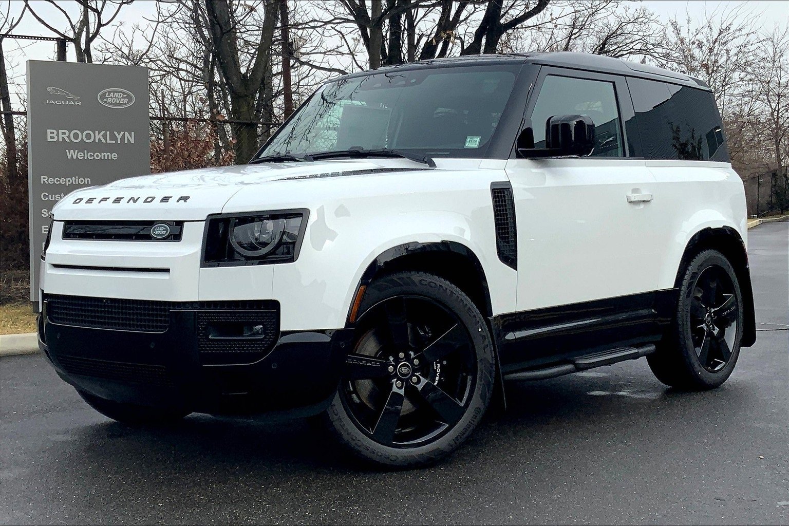 New 2025 Land Rover Defender 90 V8 image 1