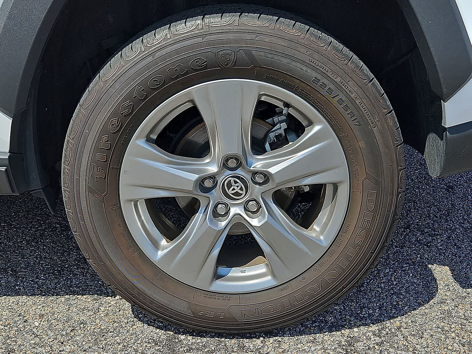 Used 2024 Toyota RAV4 XLE FWD image 37