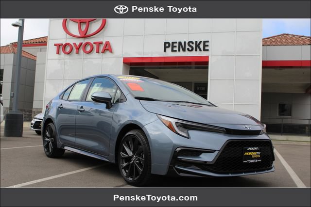 Certified 2025 Toyota Corolla SE FWD image 1