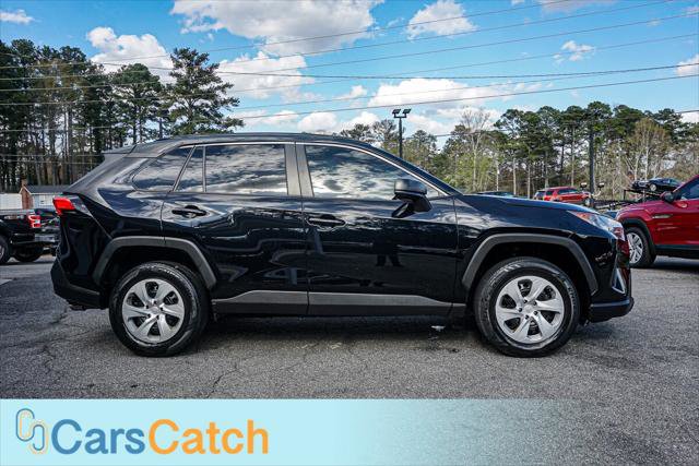 Used 2019 Toyota RAV4 LE image 9