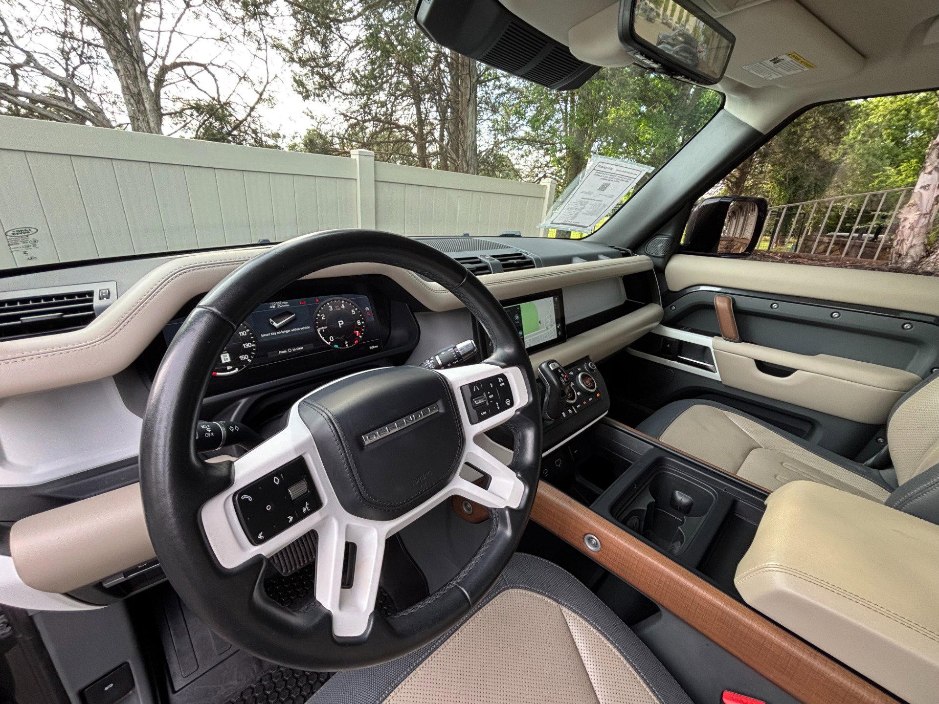 Used 2022 Land Rover Defender 110 X-Dynamic HSE AWD/4WD image 11