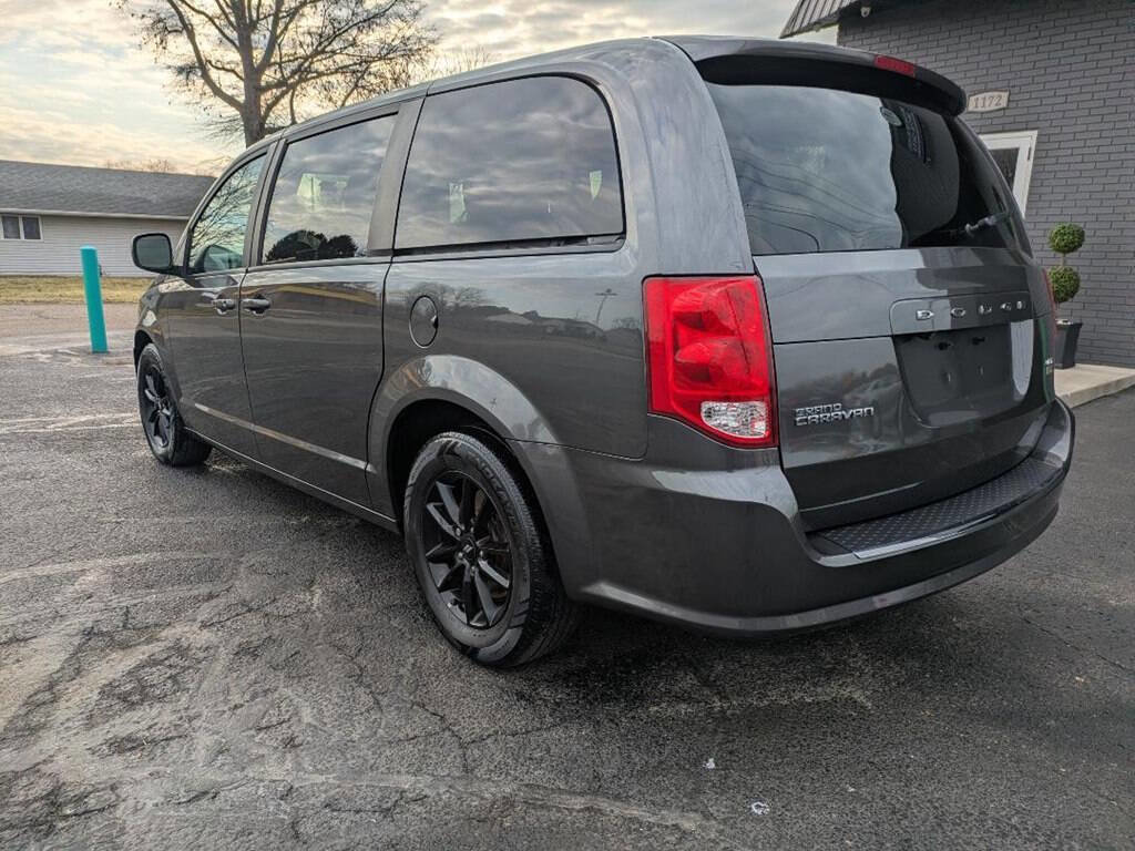 Used 2019 Dodge Grand Caravan GT image 3