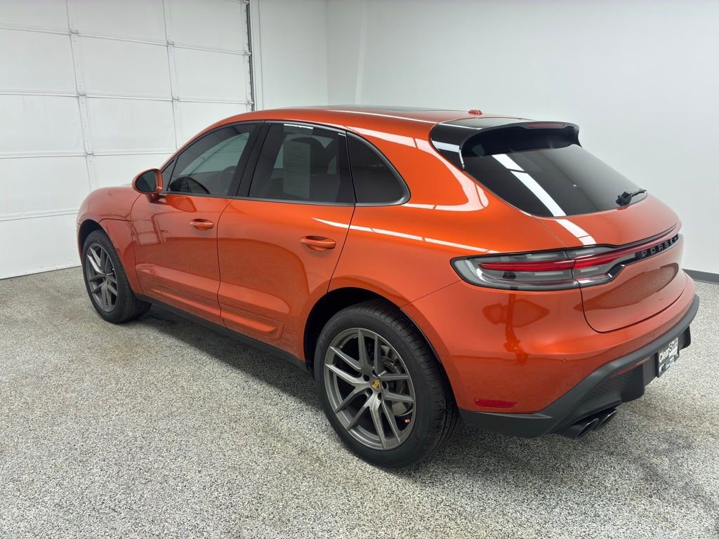 Used 2023 Porsche Macan w/ Premium Package Plus image 6