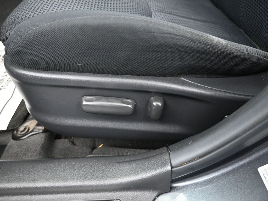 Used 2010 Toyota Camry SE image 10