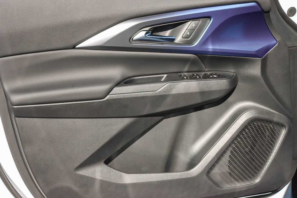 New 2026 Chevrolet Equinox EV LT image 19