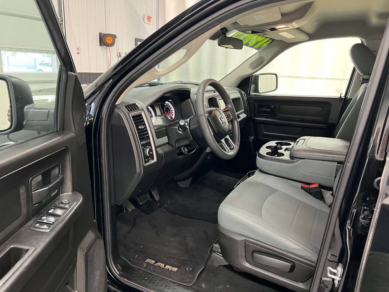 Used 2019 RAM 1500 Express w/ Express Value Package AWD/4WD image 7