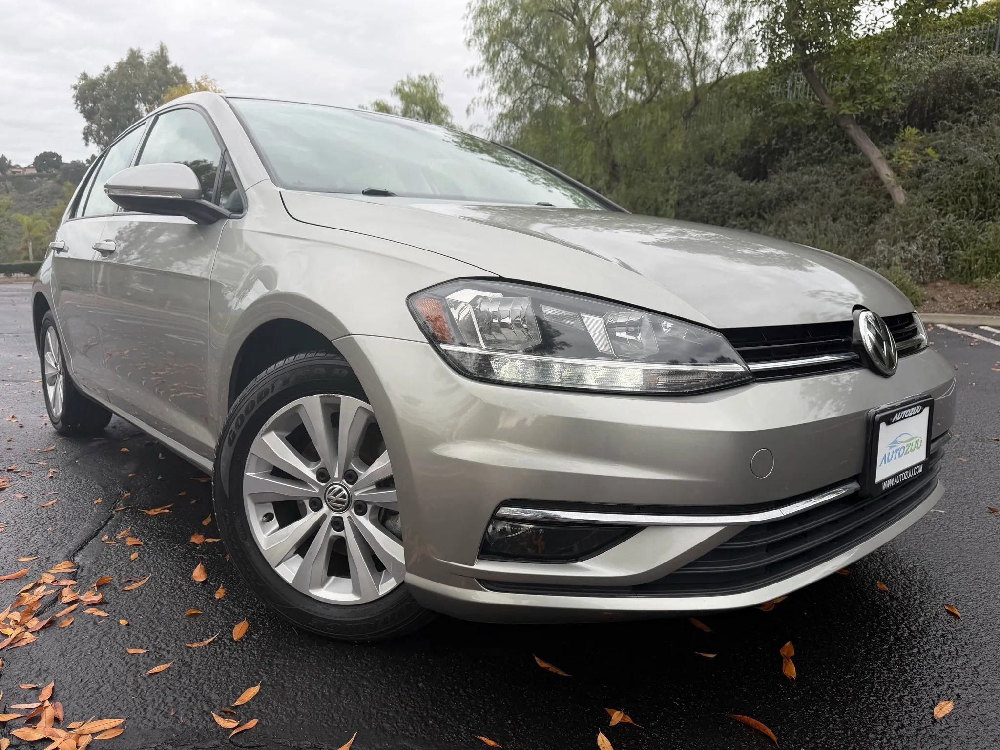Used 2018 Volkswagen Golf SE image 7
