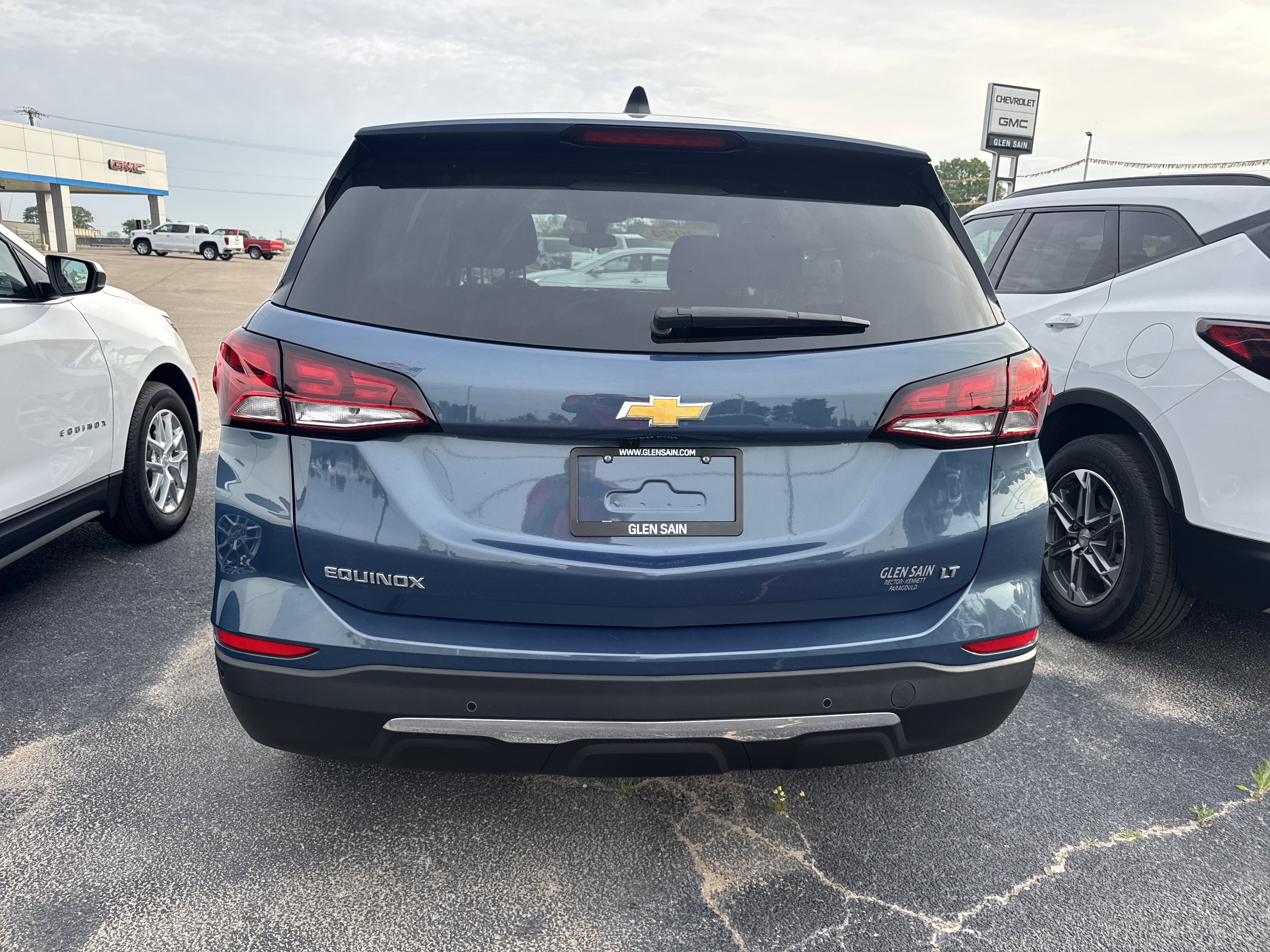 Used 2024 Chevrolet Equinox LT FWD image 3