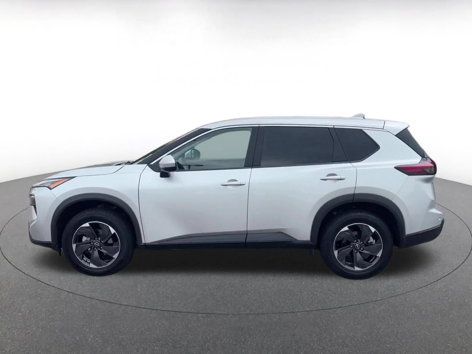 Used 2025 Nissan Rogue SV AWD/4WD image 7
