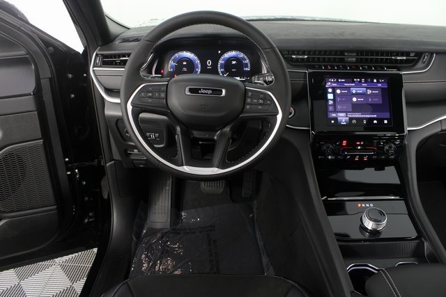New 2025 Jeep Grand Cherokee L Altitude image 11