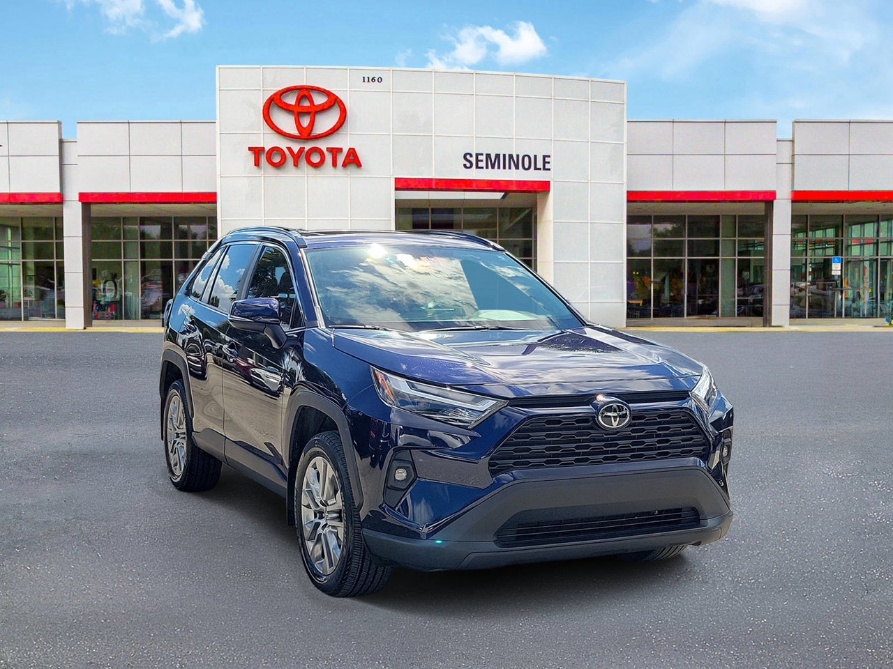 Used 2025 Toyota RAV4 XLE Premium FWD image 2