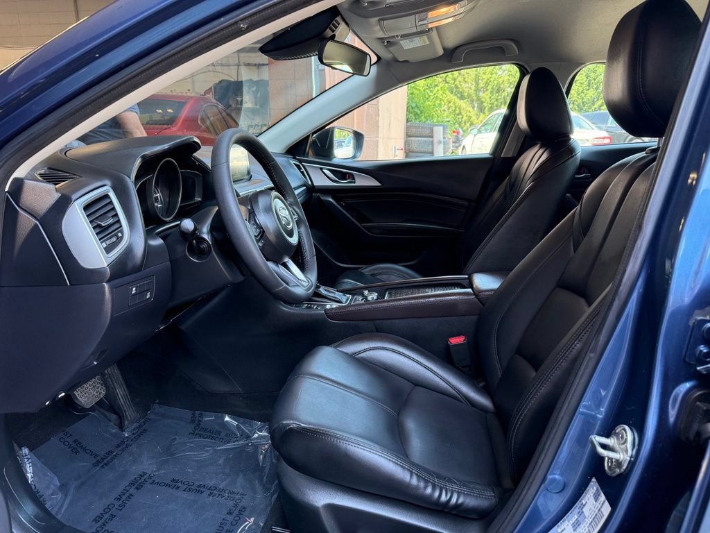 Used 2018 MAZDA MAZDA3 Touring FWD image 9