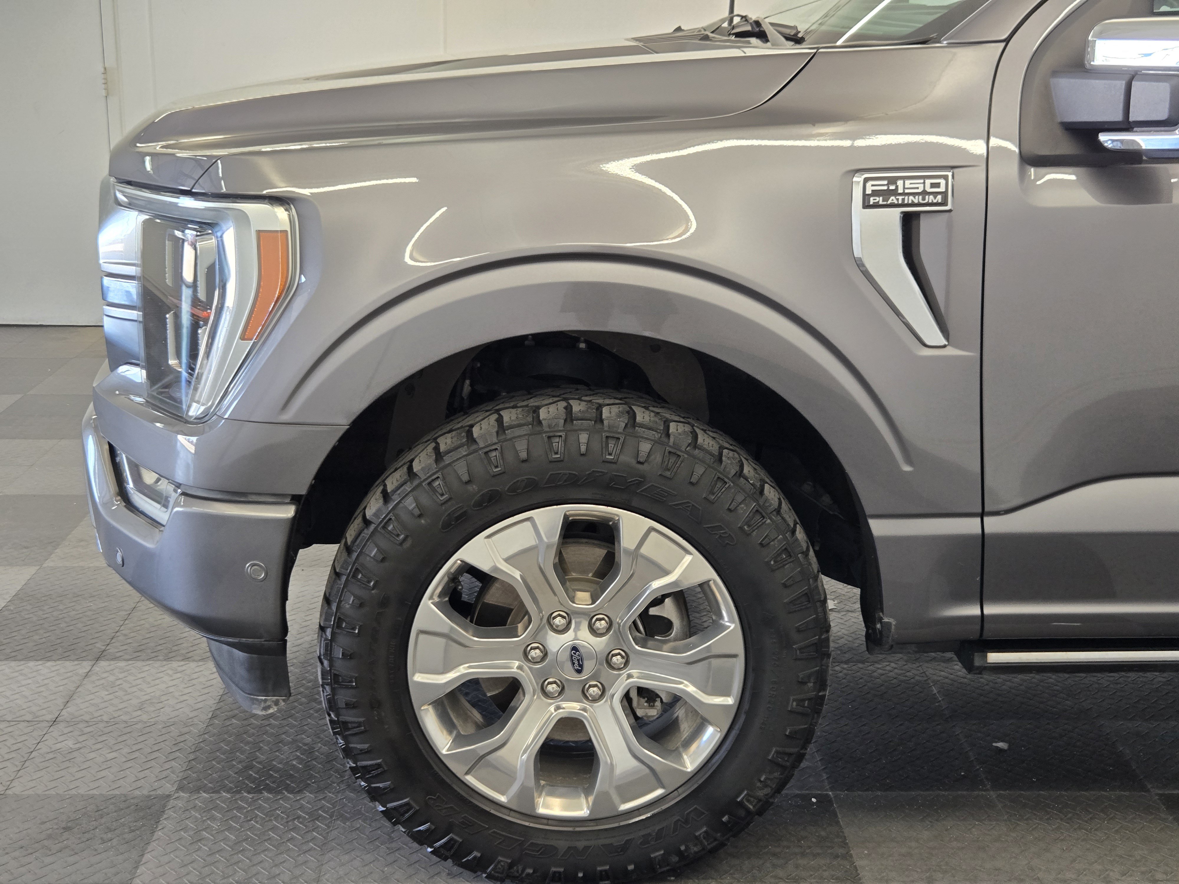 Certified 2022 Ford F150 Platinum w/ Equipment Group 701A High AWD/4WD image 9
