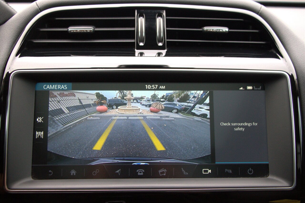 Used 2020 Jaguar F-PACE Prestige image 32