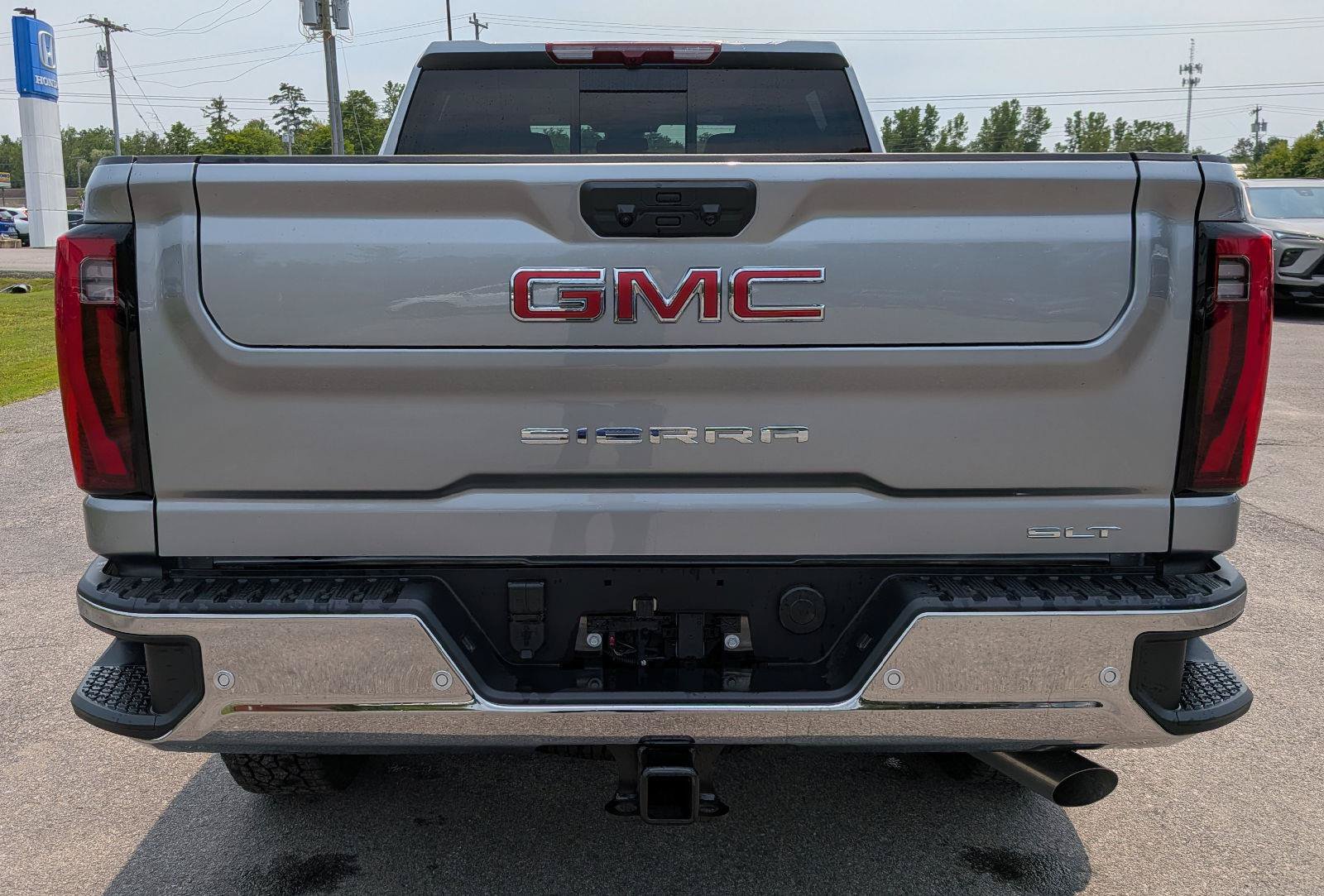 New 2026 GMC Sierra 2500 SLT w/ SLT Premium Package AWD/4WD image 9