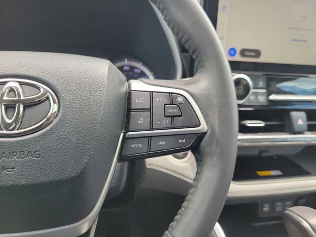 Used 2024 Toyota Highlander XLE image 16