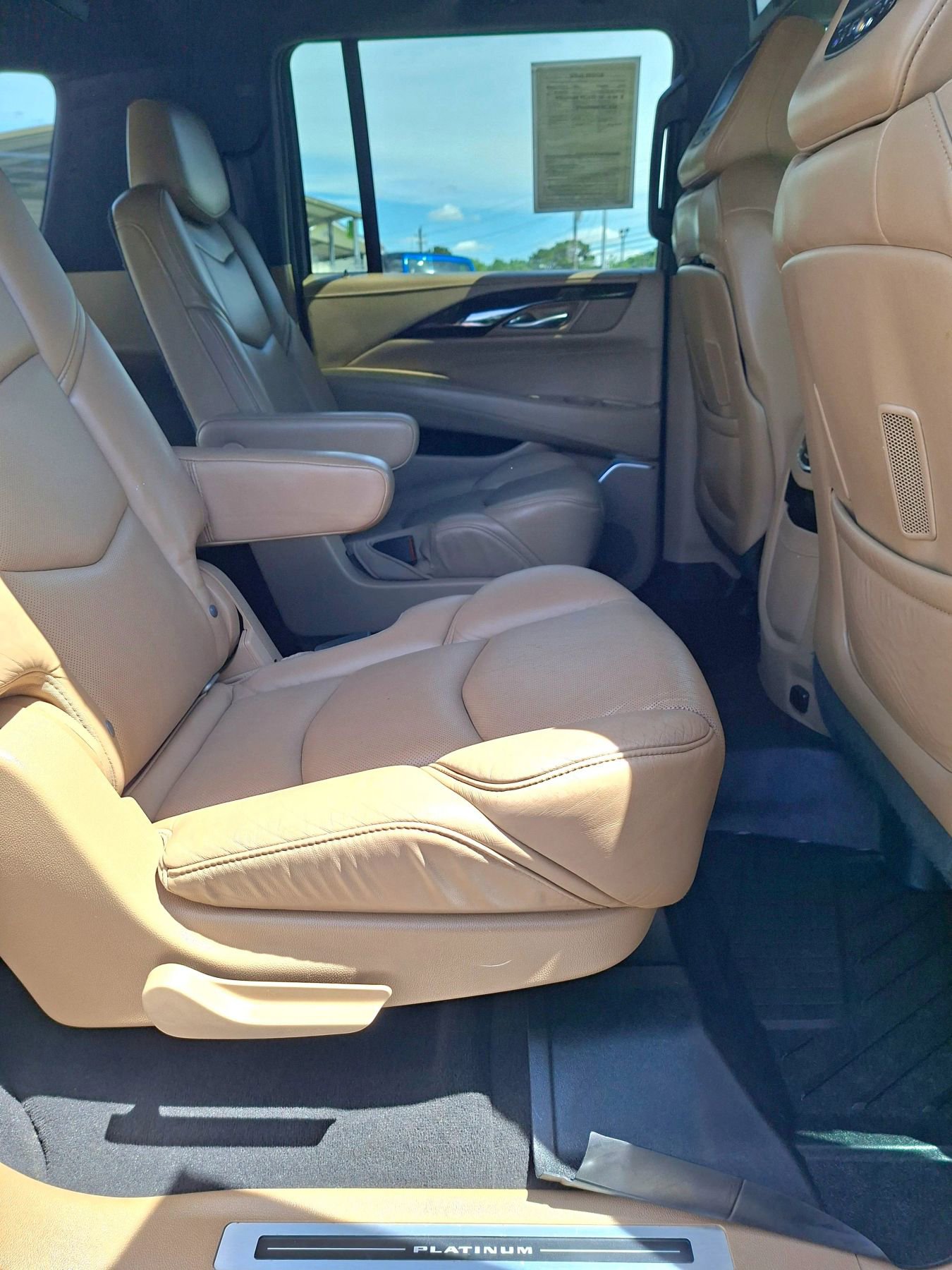 Used 2019 Cadillac Escalade ESV Platinum AWD/4WD image 14