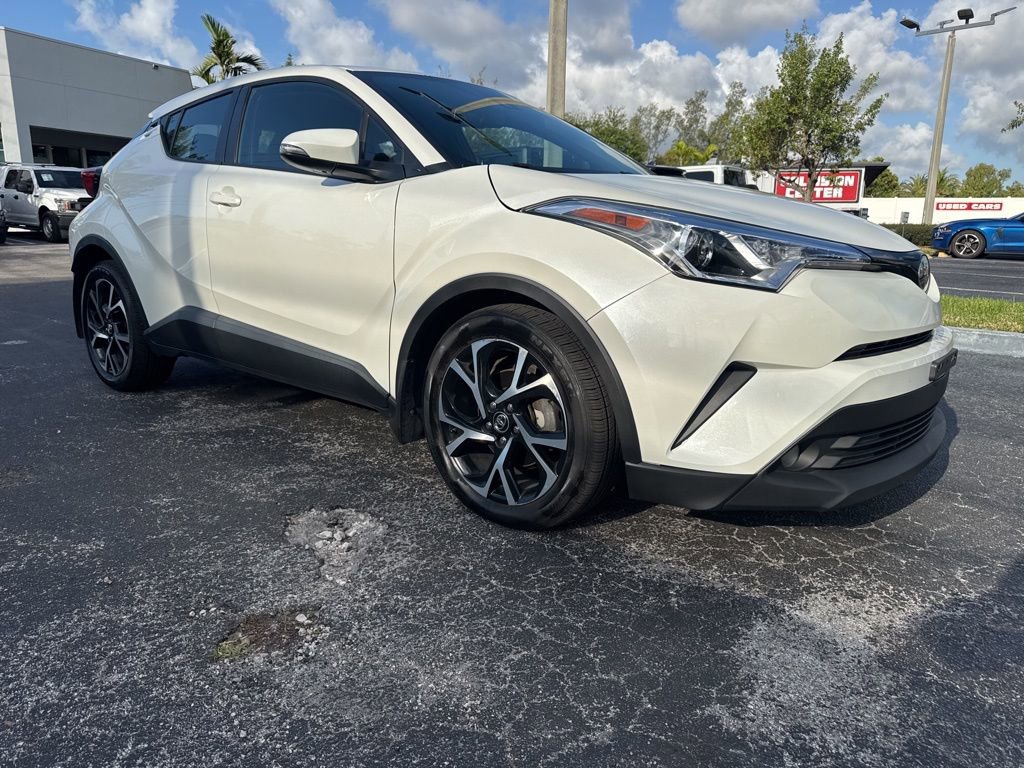 Used 2018 Toyota C-HR XLE image 3