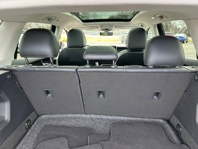 Certified 2025 Volkswagen Tiguan SE w/ Panoramic Sunroof Package image 19