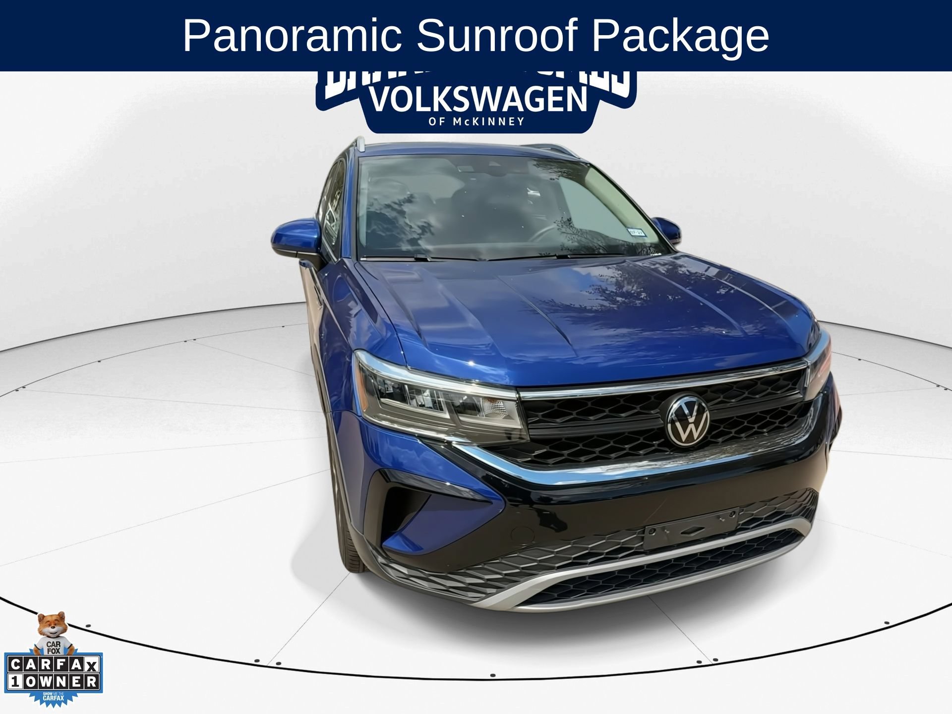 Used 2023 Volkswagen Taos SE w/ Panoramic Sunroof Package FWD image 2