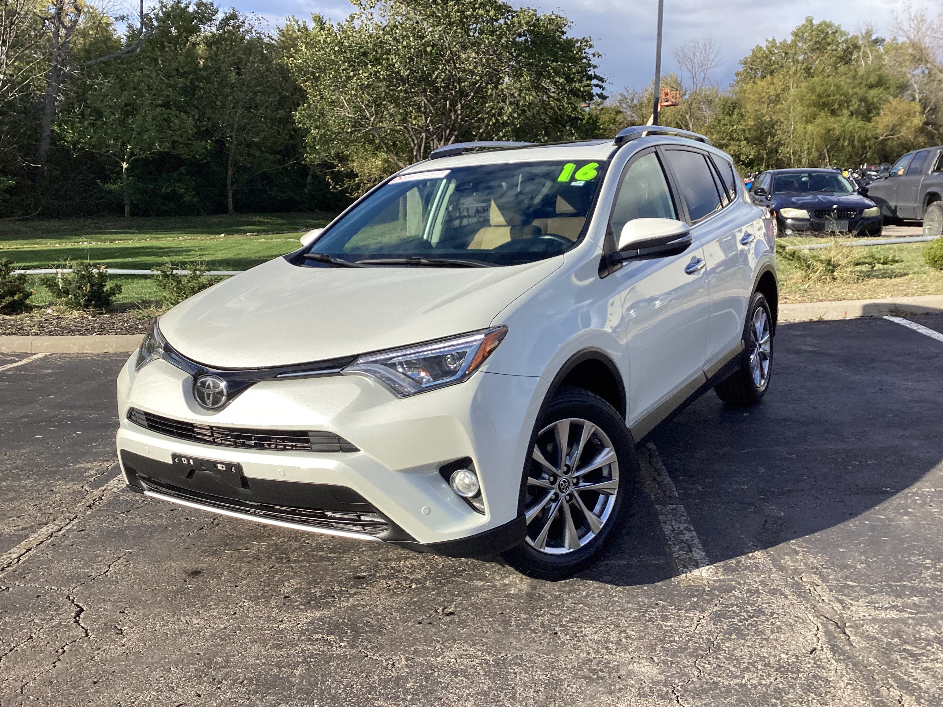 Used 2016 Toyota RAV4 Limited AWD/4WD image 2