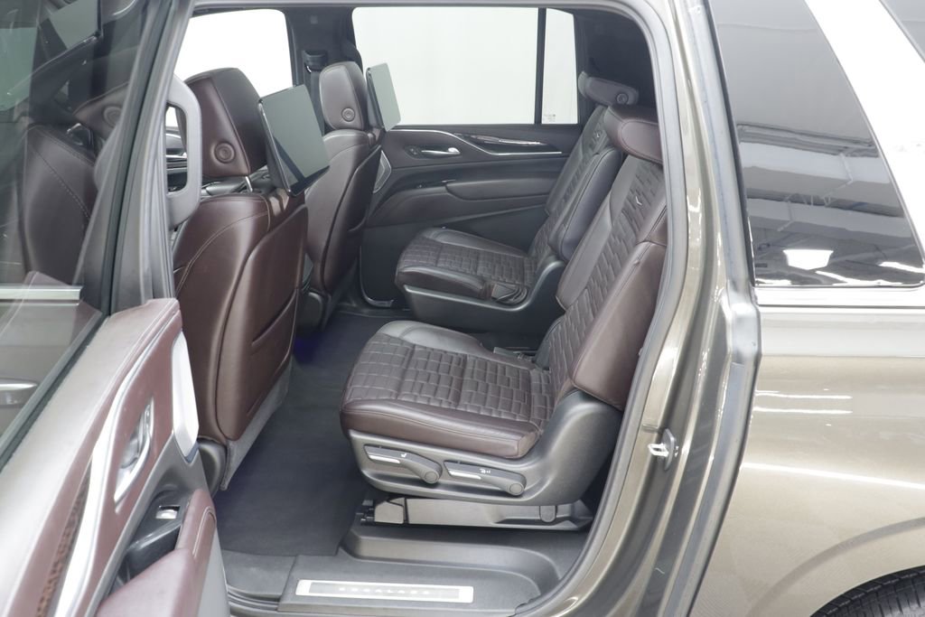 Used 2021 Cadillac Escalade ESV Premium Luxury Platinum AWD/4WD image 18