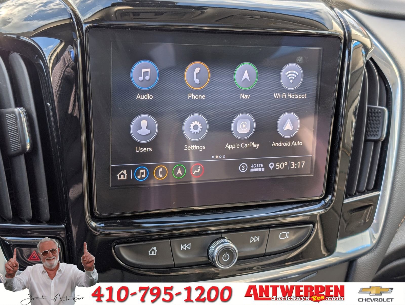 Used 2020 Chevrolet Traverse LT w/ LT Premium Package image 31