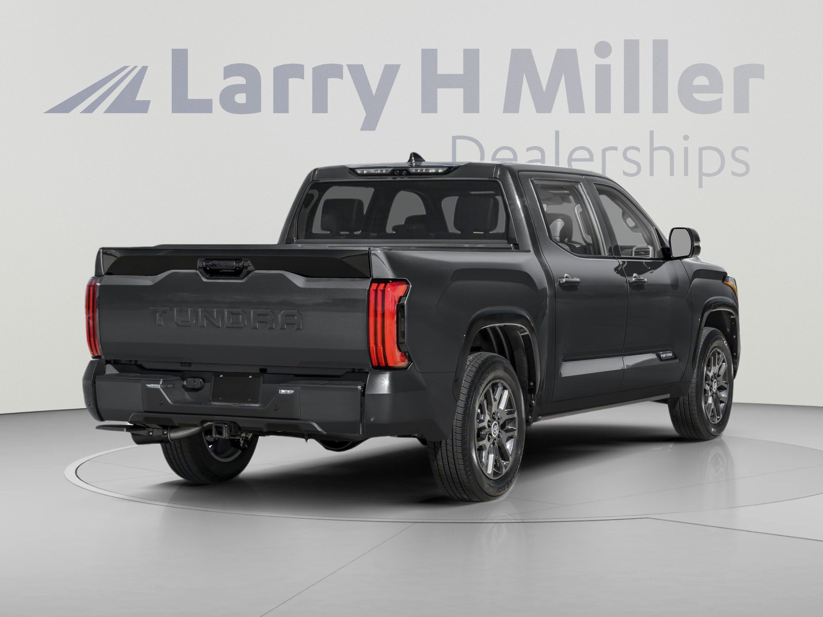 Used 2024 Toyota Tundra Platinum AWD/4WD image 2