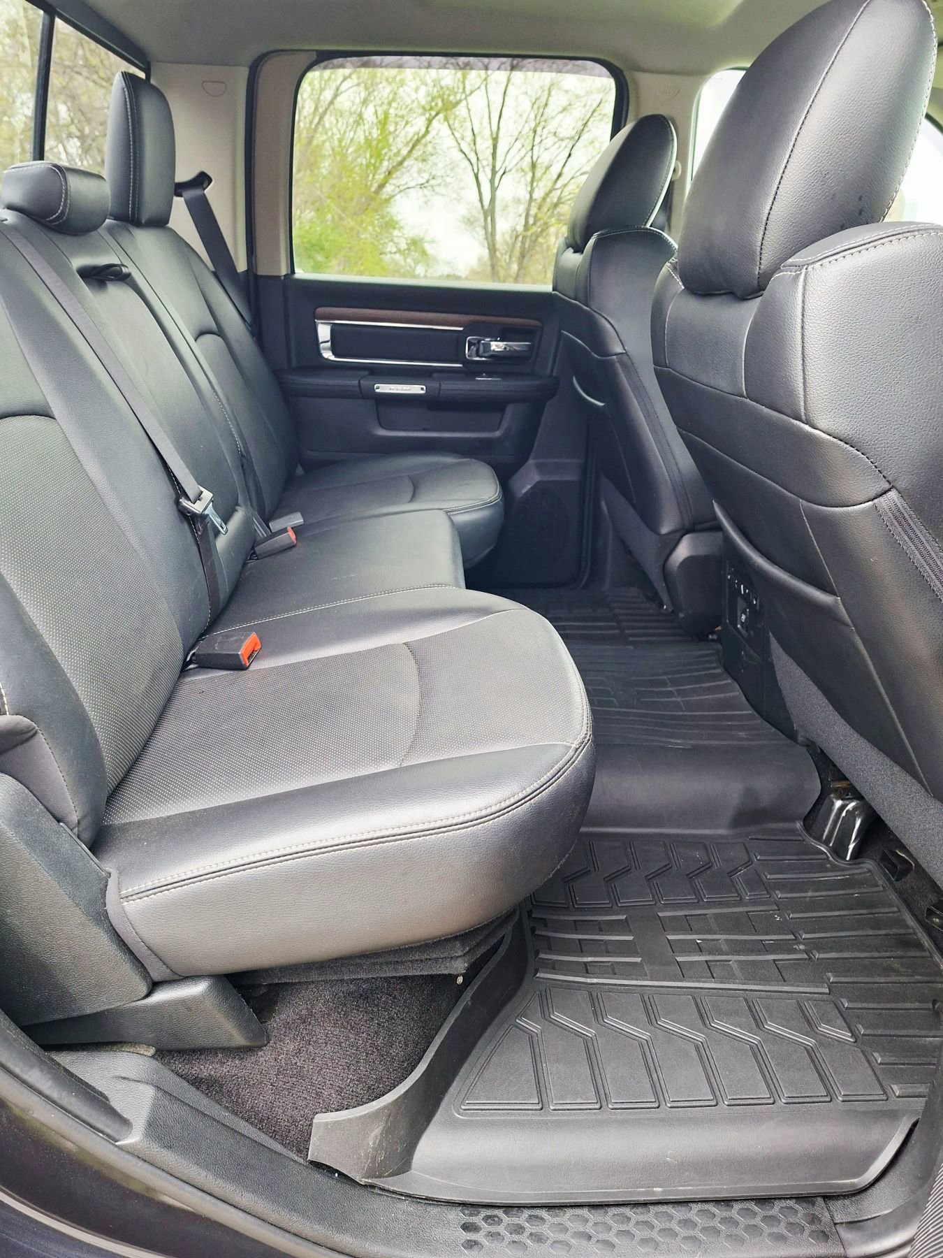 Used 2017 RAM 3500 Laramie w/ Snow Chief Group image 13