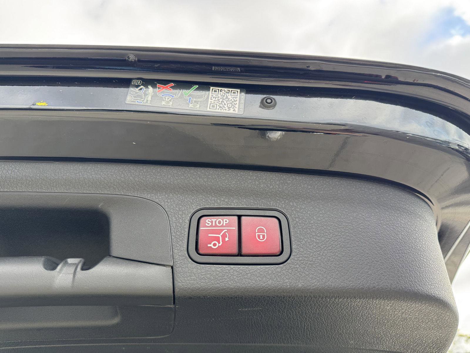 Certified 2022 Mercedes-Benz GLE 350 4MATIC w/ AMG Line Exterior image 24