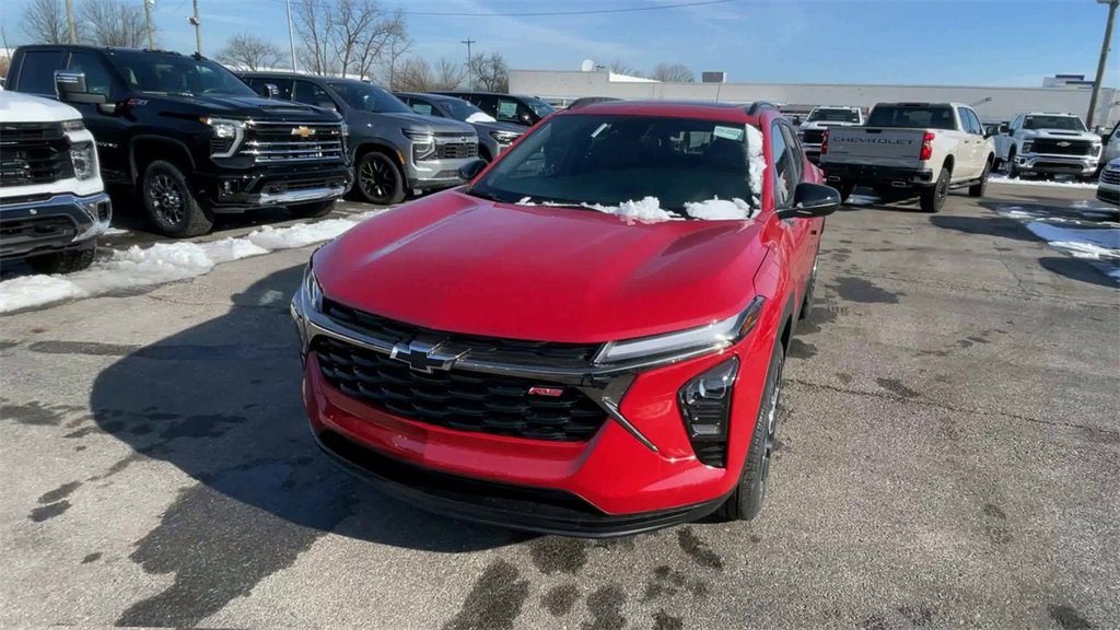 New 2026 Chevrolet Trax RS w/ Sunroof Package image 5