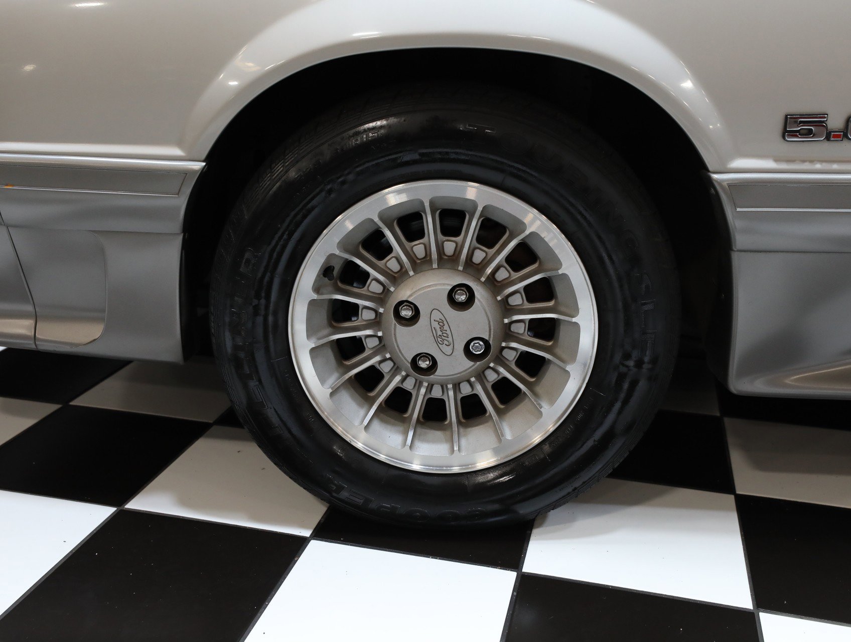 Used 1990 Ford Mustang GT image 40