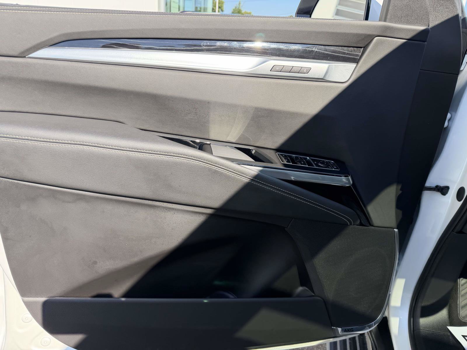 Certified 2025 Cadillac Escalade Sport w/ LPO, ONYX Package AWD/4WD image 18