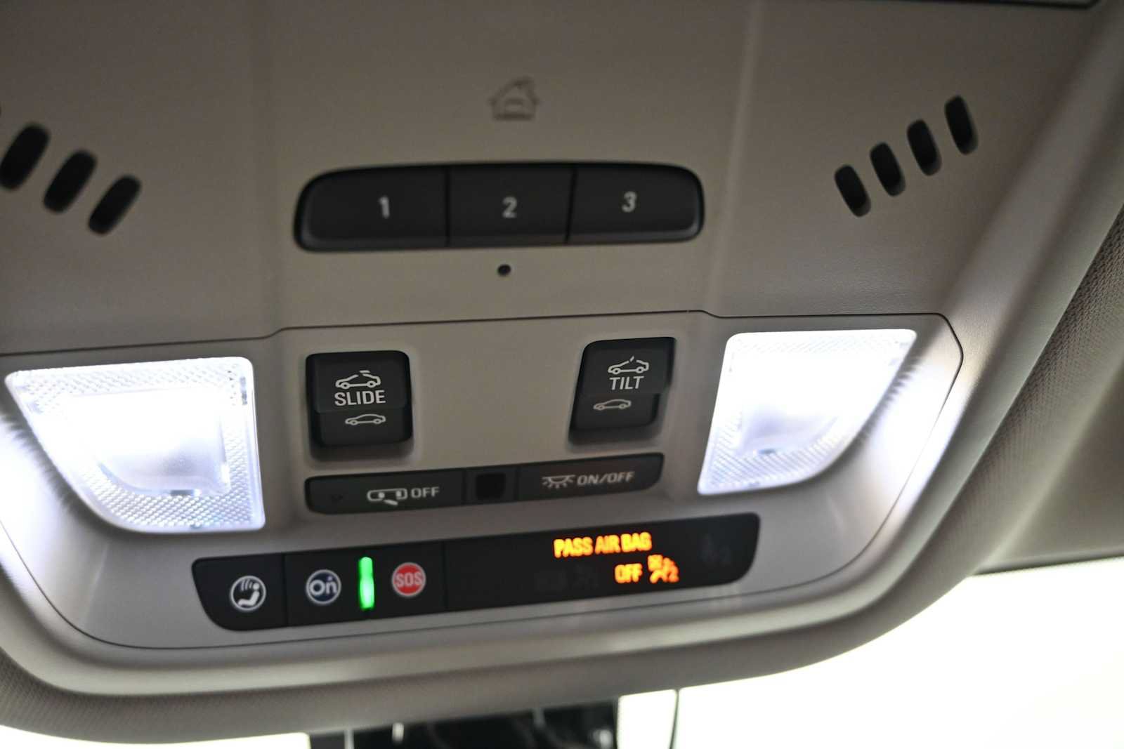 Used 2020 Buick Enclave Avenir w/ Avenir Technology Package AWD/4WD image 19