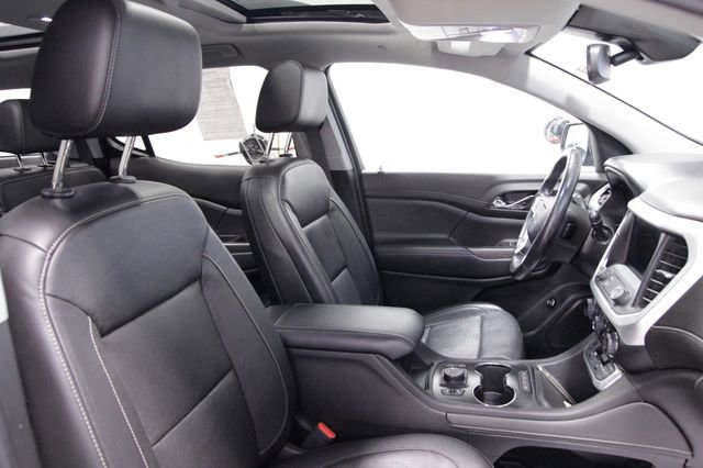 Used 2020 GMC Acadia SLT w/ Driver Alert Package II image 12