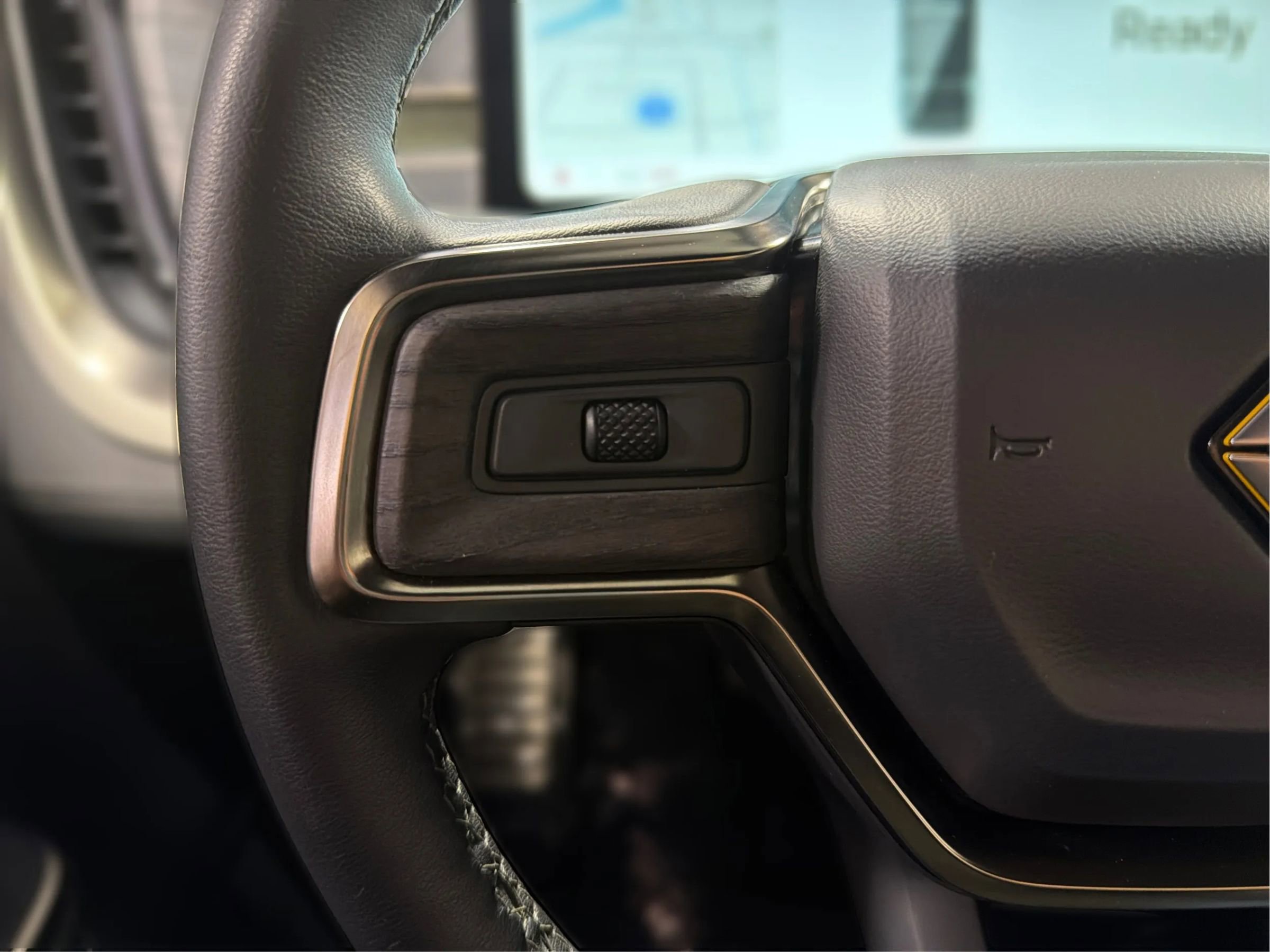 Used 2023 Rivian R1S Adventure AWD/4WD image 33