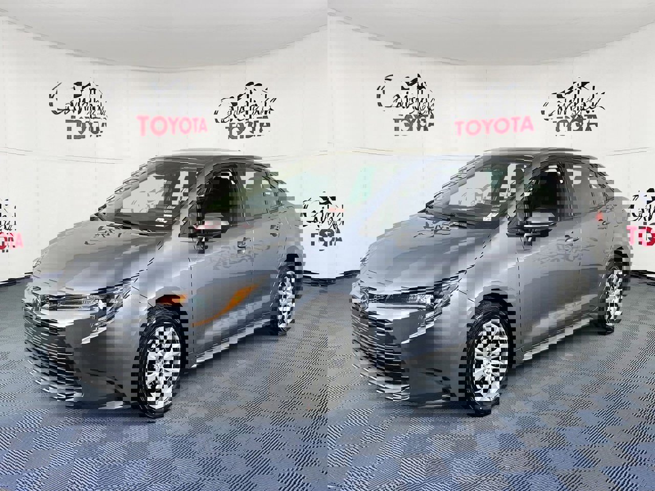 Used 2024 Toyota Corolla LE image 2