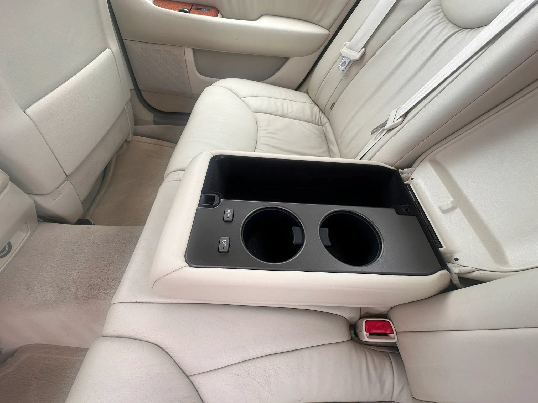 Used 2001 Lexus LS 430 RWD image 30
